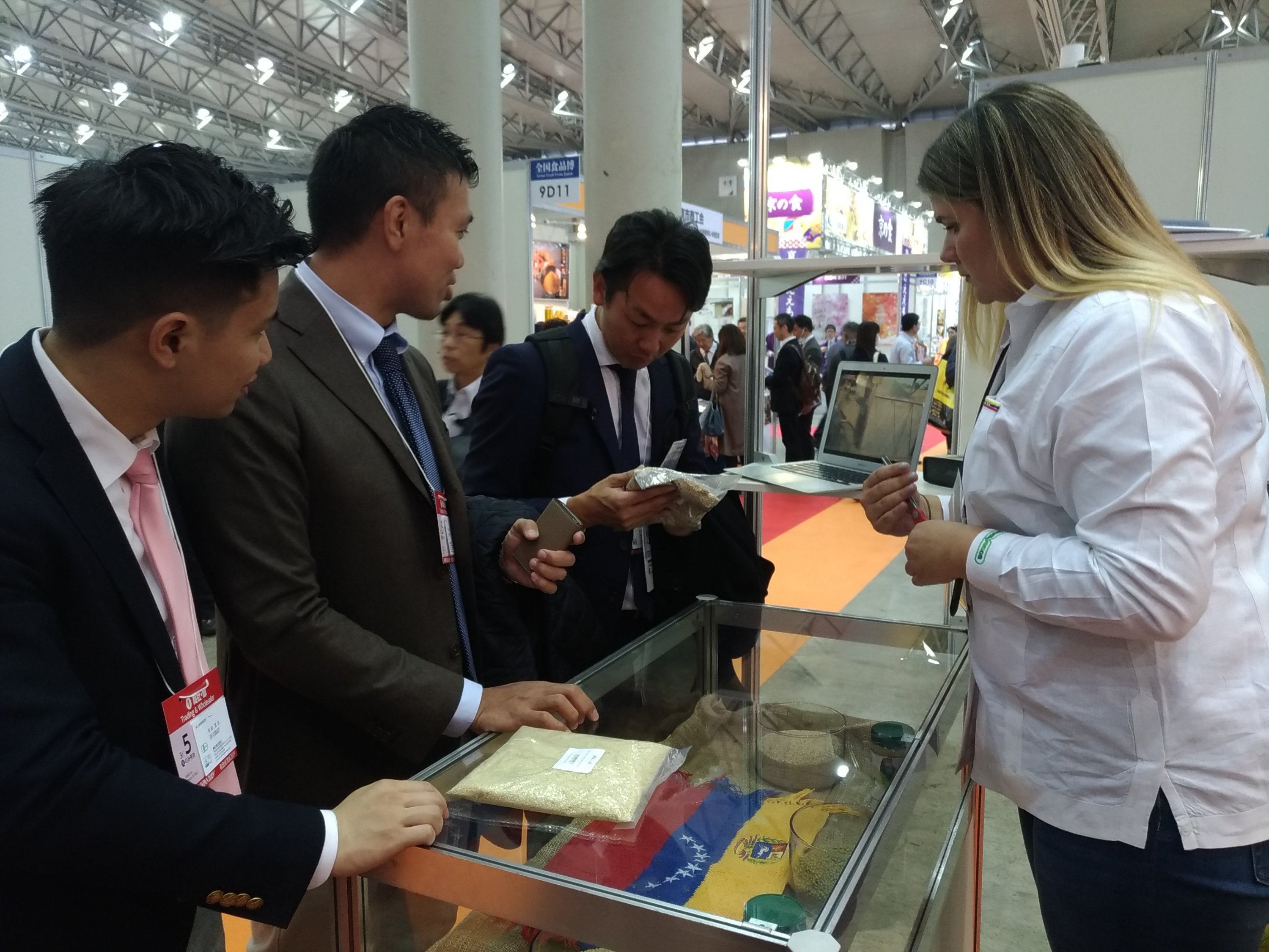 empresas japonesas negociando suministros de productos venezolanos con ayuda de analema b2b